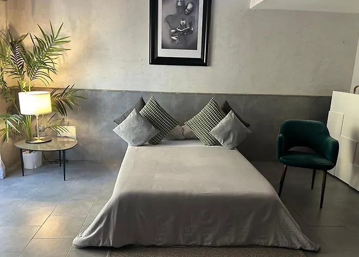 A Un Passo Dal Castello Maschio Angioino Appartment